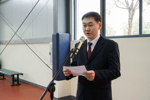 我院许文生副检察长主持揭幕仪式