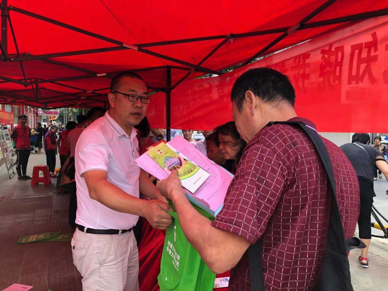英德市司法局联合英城司法所开展禁毒等综合法治宣传活动（2019-10-16）_1