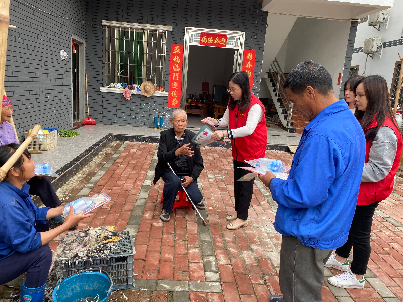 4.9简讯）文明卫生进农村活动1_4