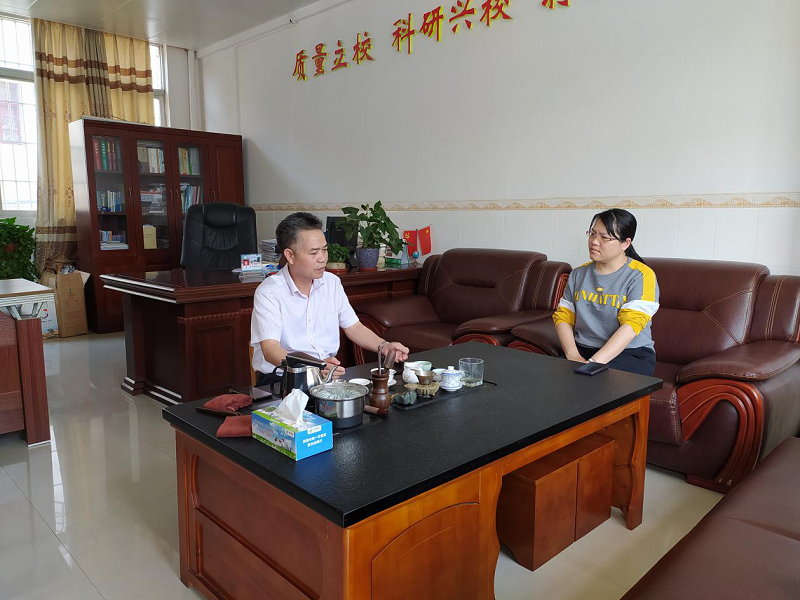 4月30日,李少环委员到大湾镇中心小学指导校园安全工作。.png