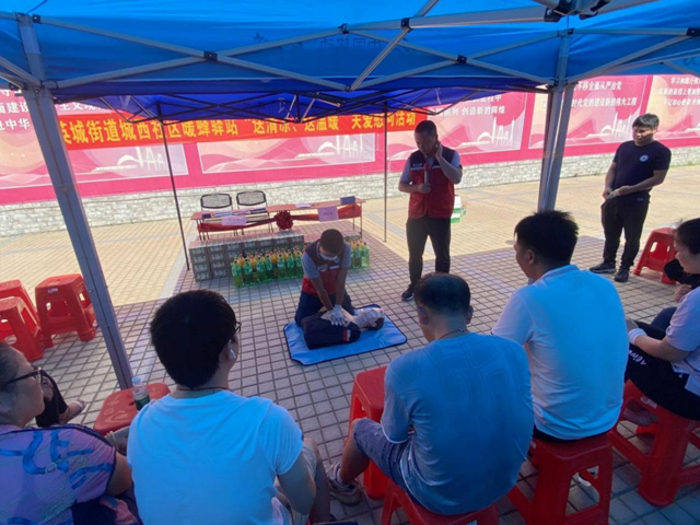 镇街动态_夏送清凉暖人心，凝“新”聚力鼓干劲——暖蜂驿站夏日“送清凉、送温暖”关爱慰问活动_英德市人民政府网