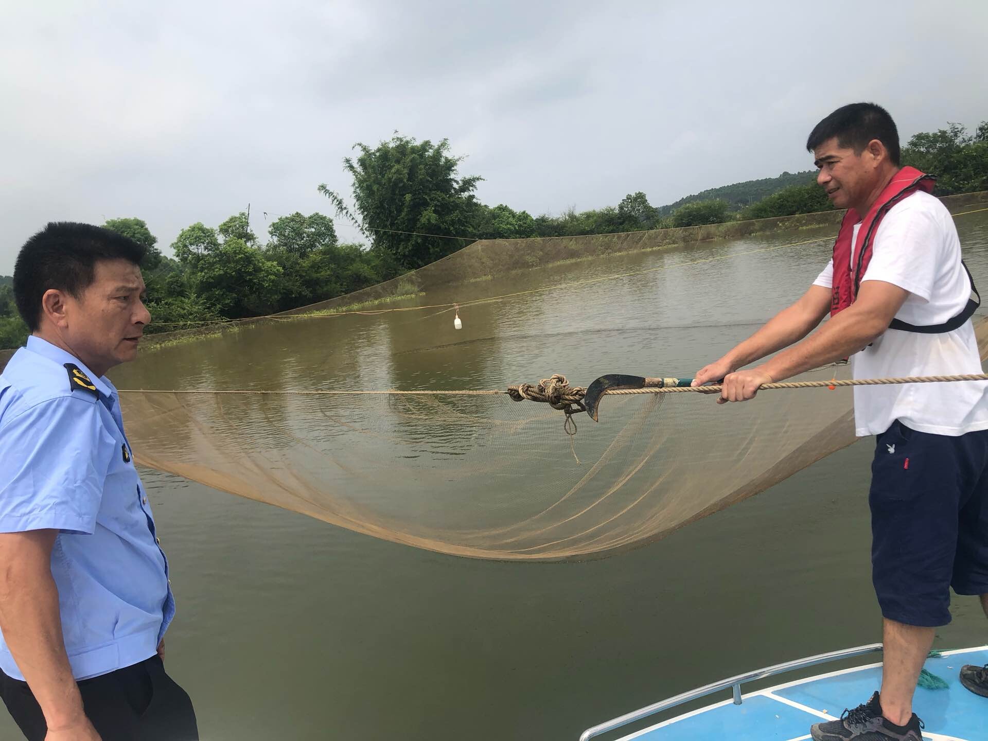 -整治非法捕捞行为 保障渔业安全生产_2