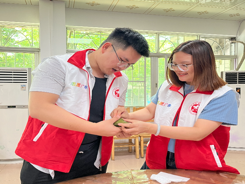 现场教学包粽子2.jpg