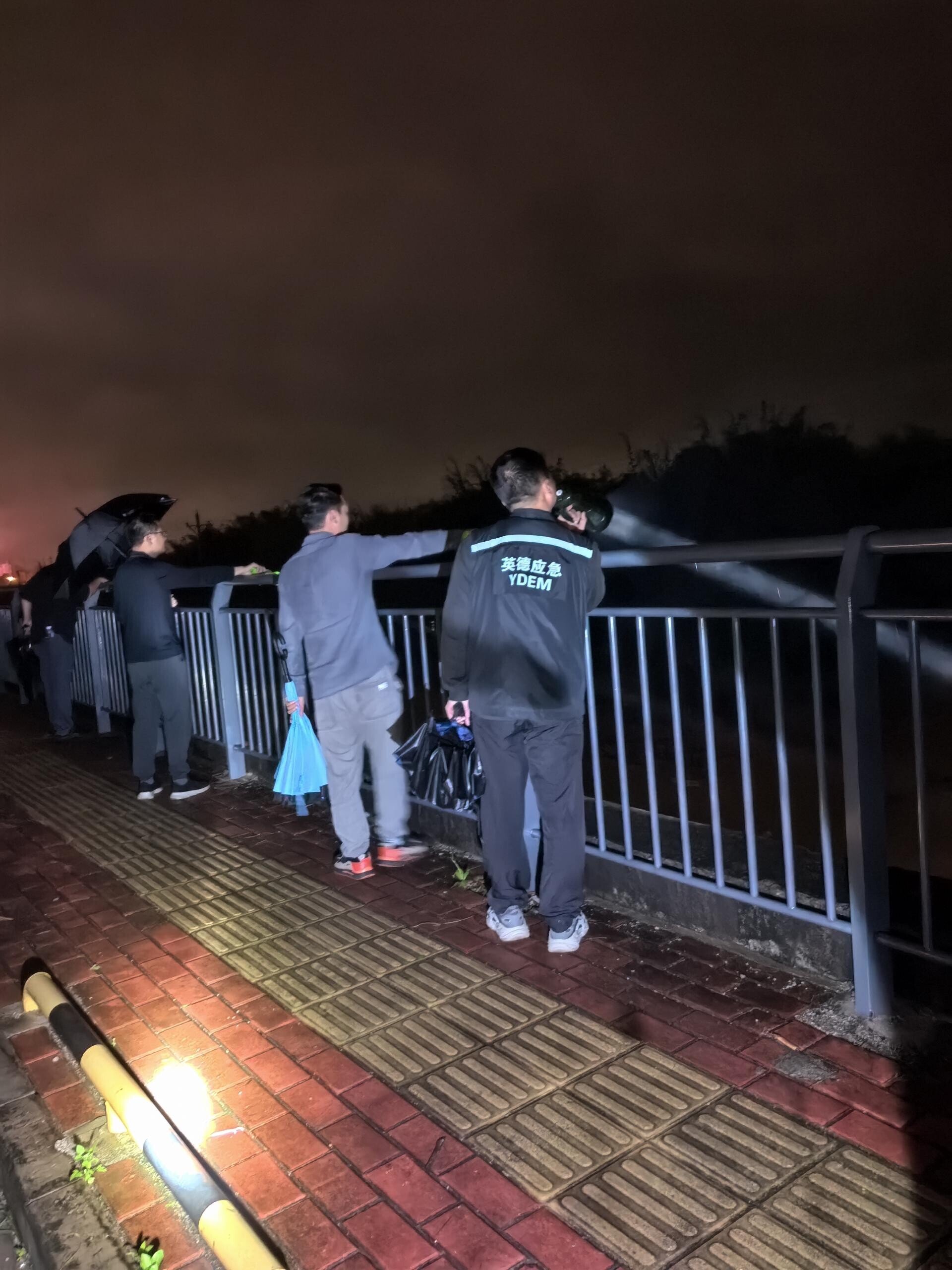 防汛进行时、应急在行动(以此为准).doc_3