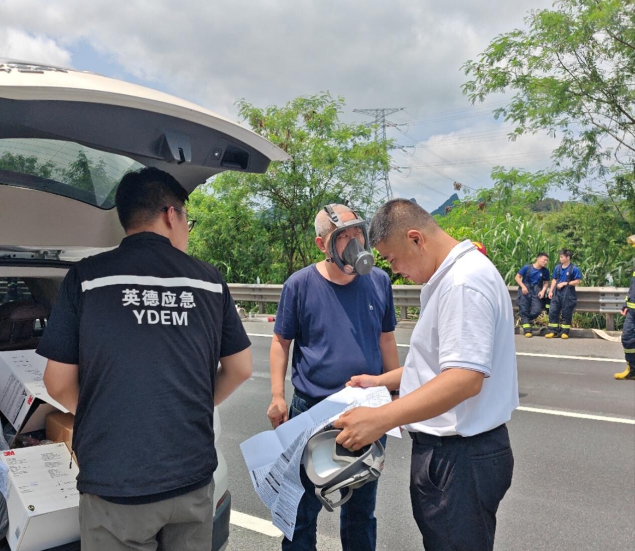 鲜红的锦旗，真诚的感谢.docx_3