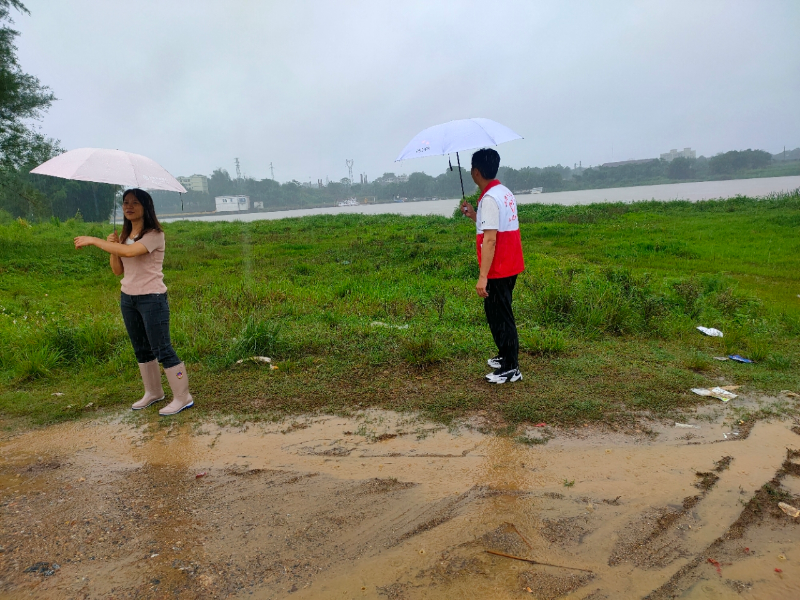 1.在汛期间，积极到各山塘水库进行的巡查.jpg