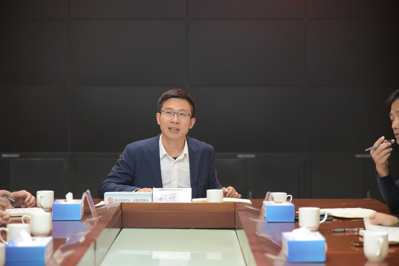 镇党委书记郑远锋发表讲话.JPG