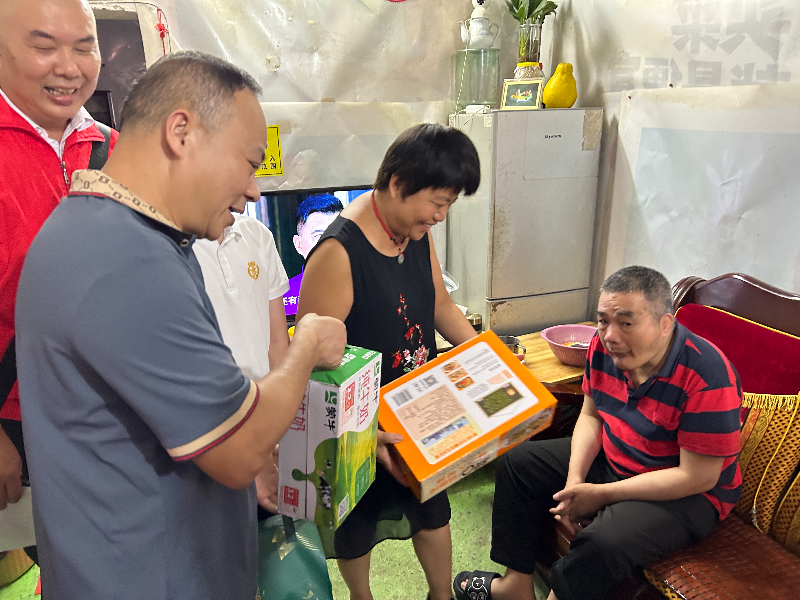 时间：6月6日 地点：浛洸镇洭州社区 主办单位：浛洸镇新时代文明实践所、洭州社区新时代文明实践站 主题：“浓情端午进校园 传统文化进社区”—— “我们的节日&middot;端午”送粽子活动.jpg