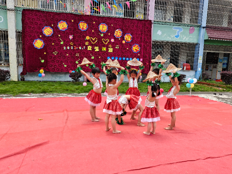 江古山小学文艺汇演.jpg