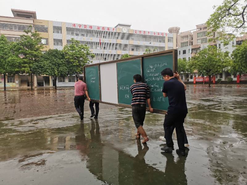 停课不停工，教育系统上下联动筑牢学校防汛安全堤坝.doc_4