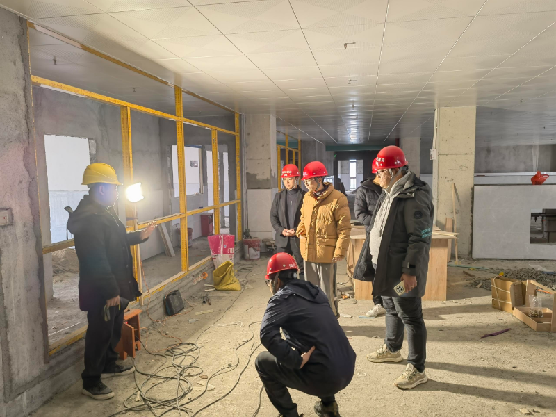 1.1月28日下午，英德市住建局党组书记、局长邓小俭带队到在建工地开展春节前建筑工地安全生产和消防安全专项督导检查工作.jpg